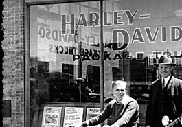 Dudley Perkins Sr. and the Davidson Boys